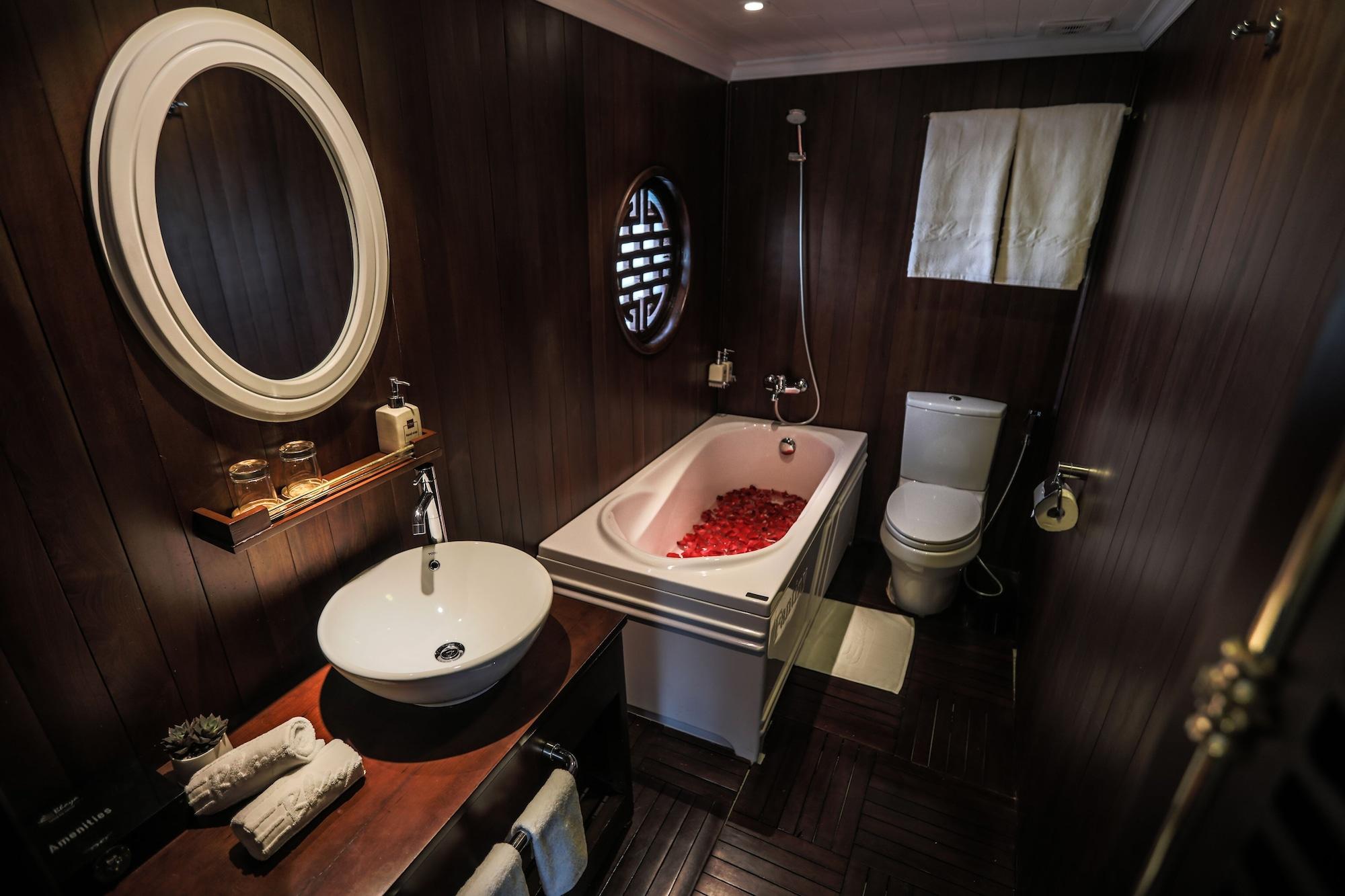 Bhaya Halong Cruises Hotel Ha Long Exterior photo