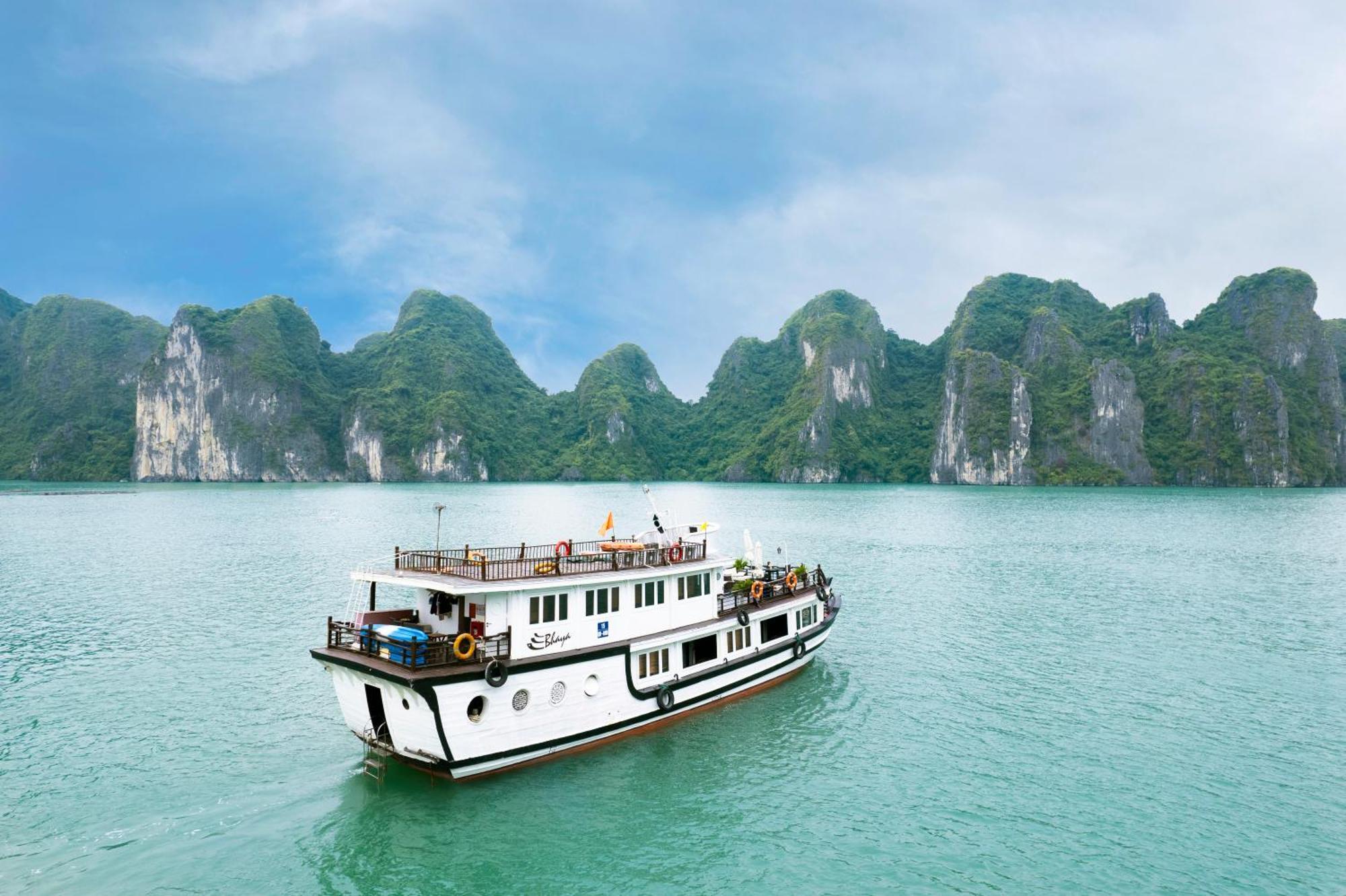 Bhaya Halong Cruises Hotel Ha Long Exterior photo